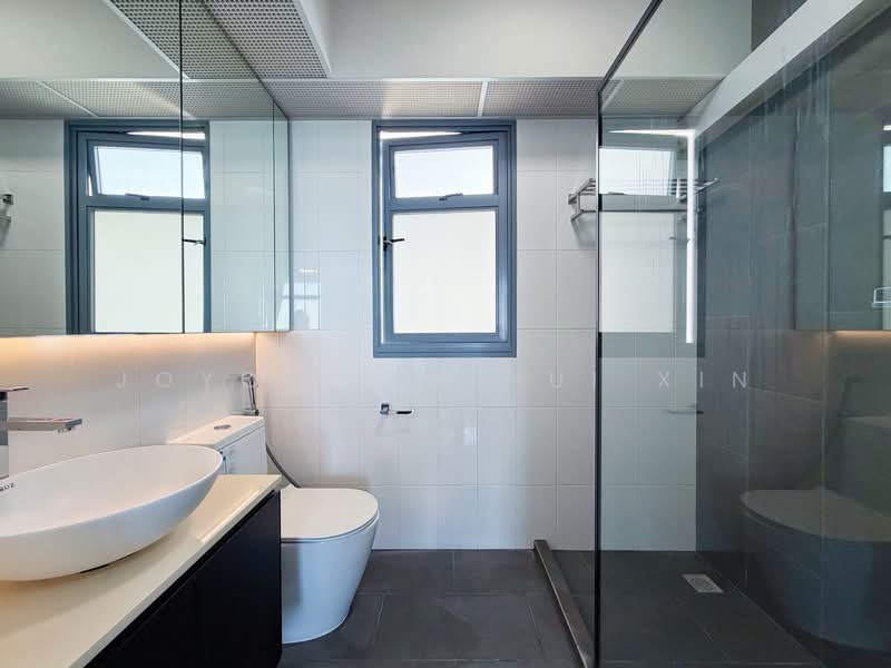 53 Strathmore Avenue HDB Flat For Sale at S$ 1,280,000 | PropertyGuru Singapore - Bathroom