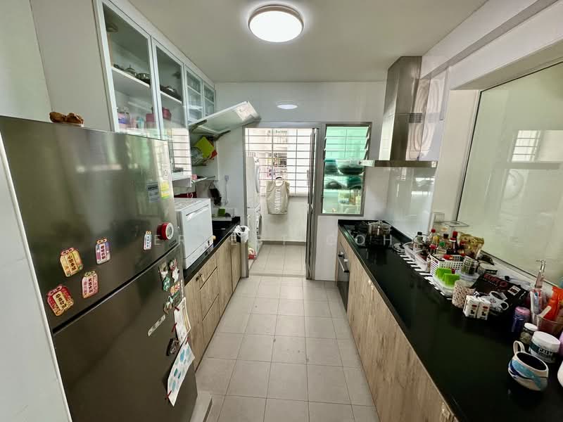 889D Woodlands Drive 50 HDB Flat For Sale at S$ 660,000 | PropertyGuru Singapore - Kitchen