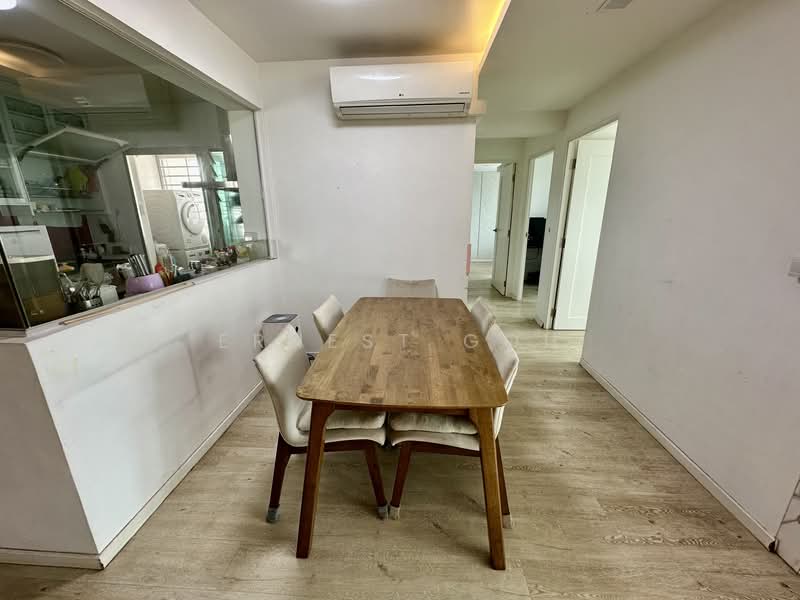 889D Woodlands Drive 50 HDB Flat For Sale at S$ 660,000 | PropertyGuru Singapore - Dining Room