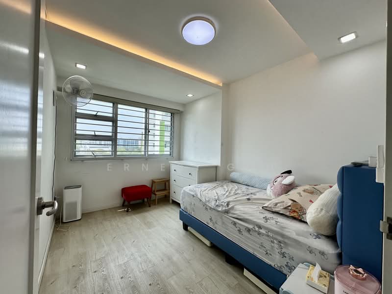 889D Woodlands Drive 50 HDB Flat For Sale at S$ 660,000 | PropertyGuru Singapore - Bedroom