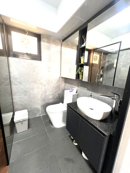 467B Bukit Batok West Avenue 9 HDB Flat For Sale at S$ 730,000 | PropertyGuru Singapore - Bathroom