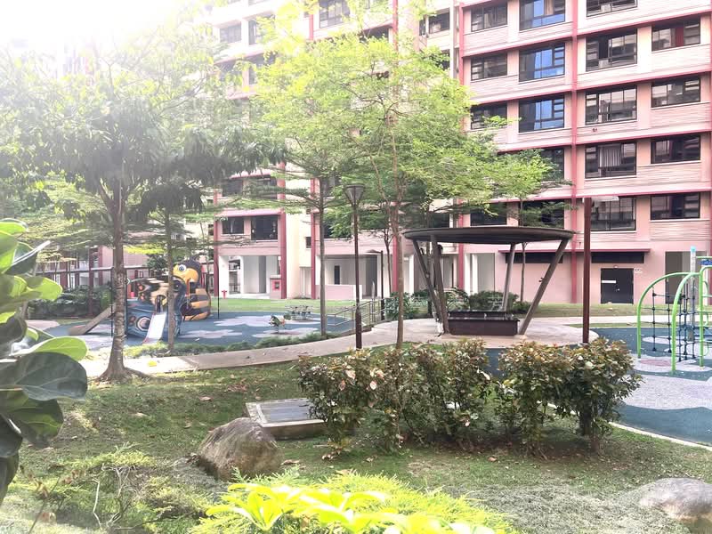 467B Bukit Batok West Avenue 9 HDB Flat For Sale at S$ 730,000 | PropertyGuru Singapore - Exterior