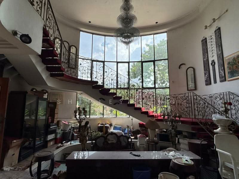 $2XXX PSF! WIDE FRONTAGE! ELEVATED GOOD CLASS BUNGALOW @LEEDON LOCALE! Good Class Bungalow For Sale at S$ 35,000,000 | PropertyGuru Singapore - Interior