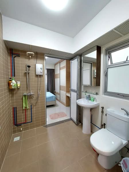 129B Canberra Street HDB Flat For Sale at S$ 438,000 | PropertyGuru Singapore - Bathroom