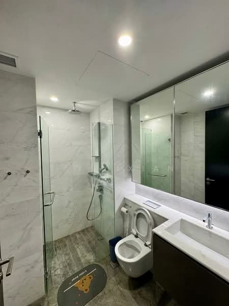 Midtown Bay Condominium For Sale at S$ 1,400,000 | PropertyGuru Singapore - Bathroom