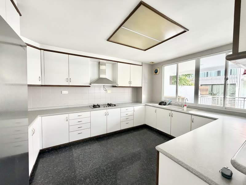 Sennett Avenue, Sennett Avenue, 6 Bedrooms, 11,200 sqft, Semi-Detached House For Sale, by Corrine Lee, 500099621 - Kitchen - PropertyGuru.com.sg