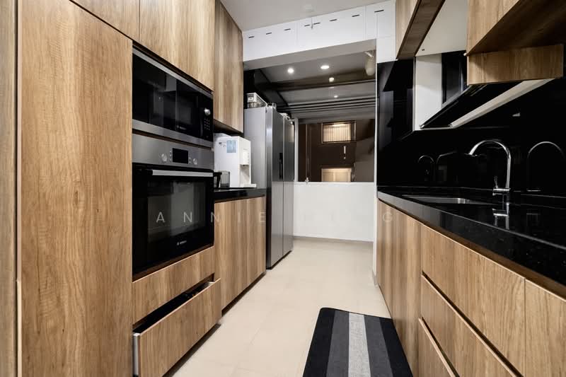 443D Bukit Batok West Avenue 8 HDB Flat For Sale at S$ 519,000 | PropertyGuru Singapore - Kitchen