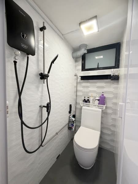 64 Kallang Bahru, 64 Kallang Bahru, 2 Bedrooms, 700 sqft, HDB Flat For Sale, by Desiree Leung, 500099643 - Bathroom - PropertyGuru.com.sg