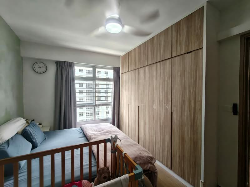 406A Northshore Drive HDB Flat For Sale at S$ 758,000 | PropertyGuru Singapore - Bedroom