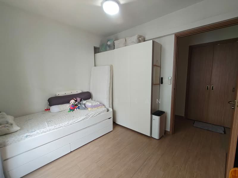 406A Northshore Drive HDB Flat For Sale at S$ 758,000 | PropertyGuru Singapore - Bedroom