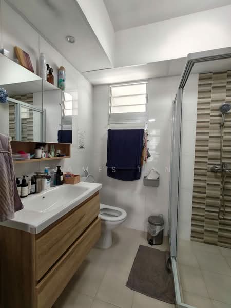 406A Northshore Drive HDB Flat For Sale at S$ 758,000 | PropertyGuru Singapore - Bathroom
