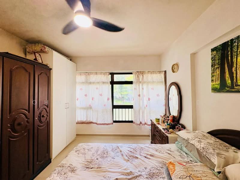 337B Tah Ching Road HDB Flat For Sale at S$ 600,000 | PropertyGuru Singapore - Bedroom