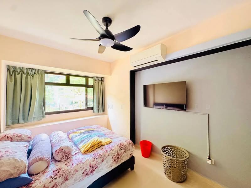 337B Tah Ching Road HDB Flat For Sale at S$ 600,000 | PropertyGuru Singapore - Bedroom