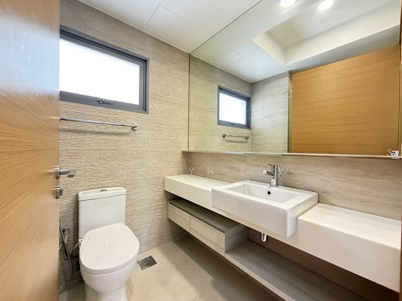 The Shore Residences Condominium For Sale at S$ 1,990,000 | PropertyGuru Singapore - Bathroom