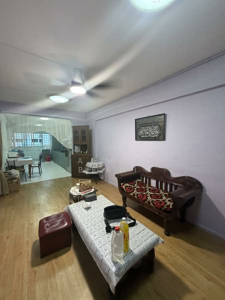 92 Bedok North Avenue 4 HDB Flat For Sale at S$ 390,000 | PropertyGuru Singapore - Living Room