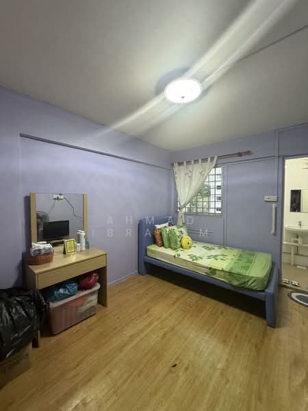 92 Bedok North Avenue 4 HDB Flat For Sale at S$ 390,000 | PropertyGuru Singapore - Bedroom
