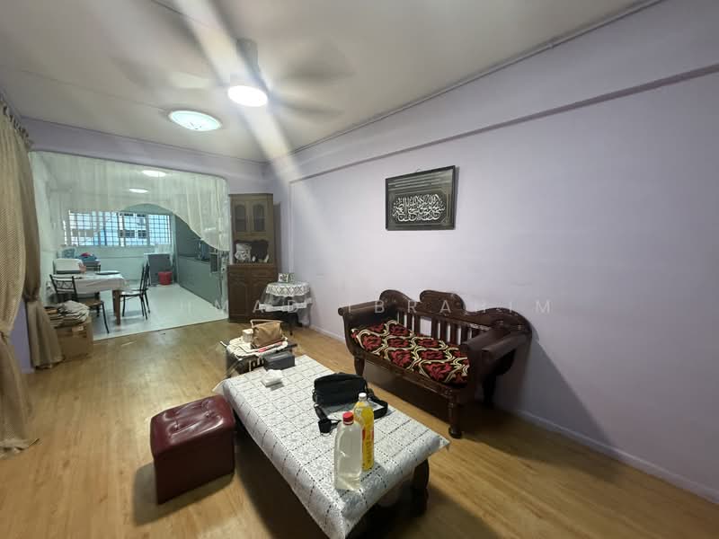 92 Bedok North Avenue 4 HDB Flat For Sale at S$ 390,000 | PropertyGuru Singapore - Living Room