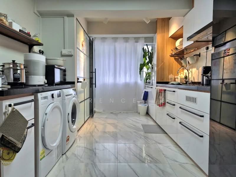 2 Tanjong Pagar Plaza HDB Flat For Sale at S$ 699,000 | PropertyGuru Singapore - Kitchen