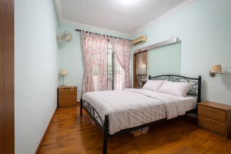C.H.E.A.P Semi D in Serangoon Gardens (D19). No West sun, Dedap / Begonia / Kasai / Neram / Yio Chu Kang / Seletar Hill / Luxus Hill / Nim / Serangoon gardens / Kovan / Glasgow / Tavistock / Medway / Crowhurst / Bloxhome / Bodmin / Borthwick / Braemar / Serangoon gardens / Portchester / Farleigh / Hemsley, 7 Bedrooms, 4,100 sqft, Semi-Detached House For Sale, by Shannon Wong, 500099666 - Level 1 Granny’s room - PropertyGuru.com.sg
