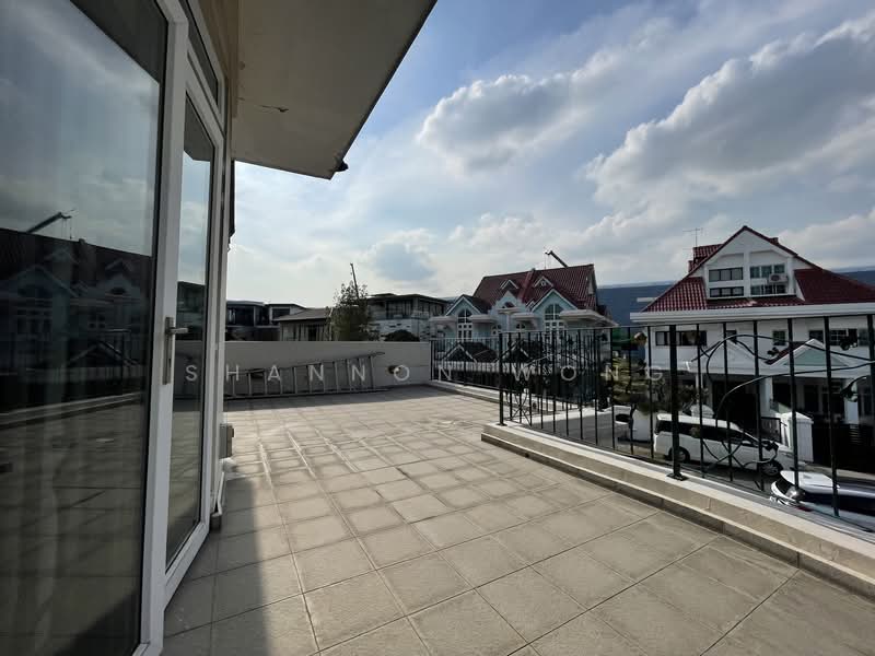 Rare Semi D in Serangoon Gardens with no west sun (D19) Semi-Detached House For Sale at S$ 6,900,000 | PropertyGuru Singapore - Master room balcony