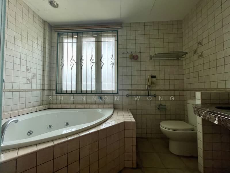 Rare Semi D in Serangoon Gardens with no west sun (D19) Semi-Detached House For Sale at S$ 6,900,000 | PropertyGuru Singapore - Master Bathroom