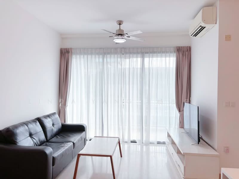 J Gateway, 2 Gateway Drive, 3 Bedrooms, 947 sqft, Condominium For Rent, by Linda Yang (杨凌云), 500099669 - Living Room - PropertyGuru.com.sg