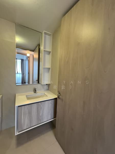 J Gateway, 2 Gateway Drive, 3 Bedrooms, 947 sqft, Condominium For Rent, by Linda Yang (杨凌云), 500099669 - Bathroom - PropertyGuru.com.sg