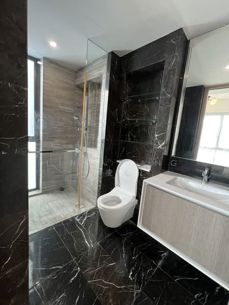 J Gateway, 2 Gateway Drive, 3 Bedrooms, 947 sqft, Condominium For Rent, by Linda Yang (杨凌云), 500099669 - Bathroom - PropertyGuru.com.sg