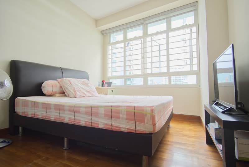 264E Compassvale Bow HDB Flat For Sale at S$ 800,000 | PropertyGuru Singapore - Bedroom