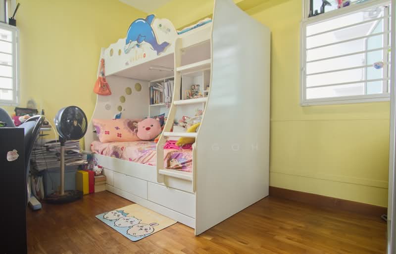 264E Compassvale Bow HDB Flat For Sale at S$ 800,000 | PropertyGuru Singapore - Bedroom