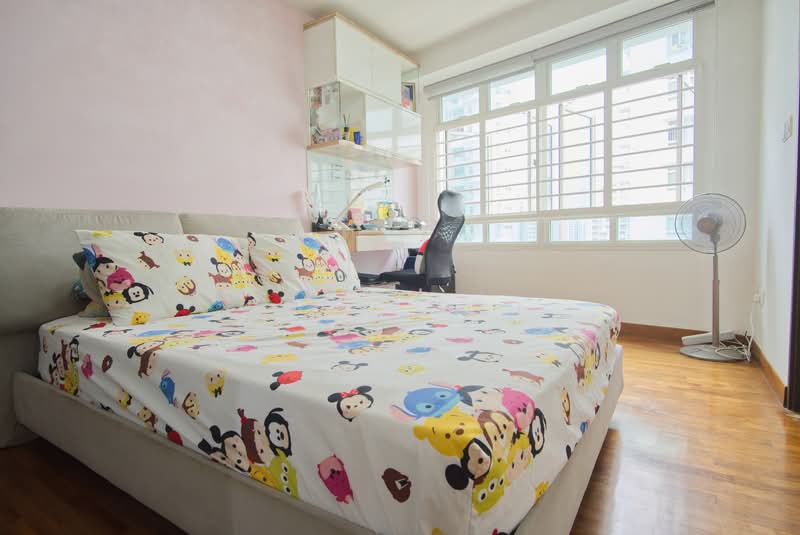 264E Compassvale Bow HDB Flat For Sale at S$ 800,000 | PropertyGuru Singapore - Bedroom