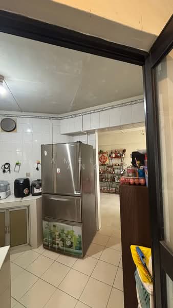109A Depot Road HDB Flat For Sale at S$ 850,000 | PropertyGuru Singapore - Kitchen