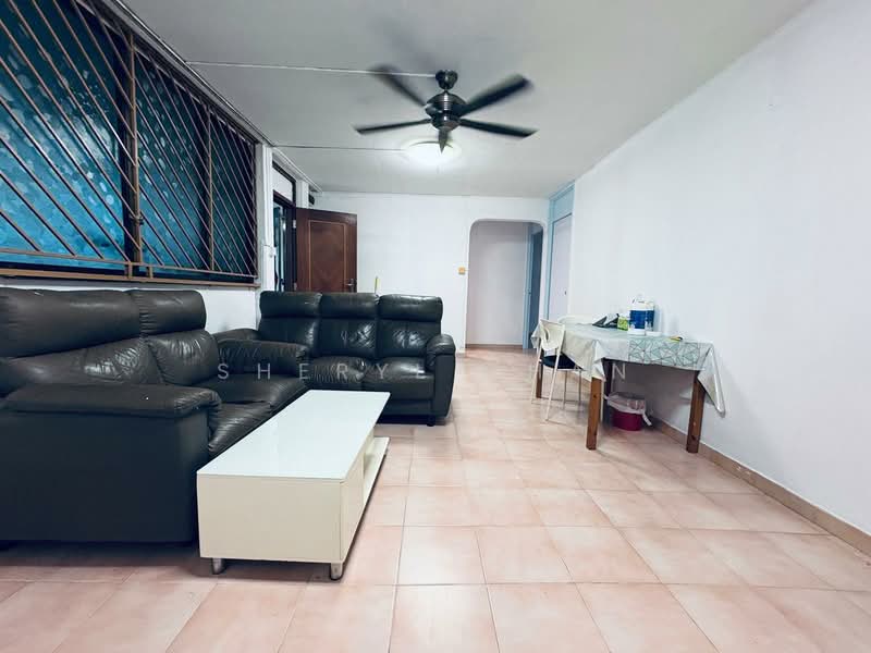 251 Yishun Ring Road HDB Flat For Sale at S$ 460,000 | PropertyGuru Singapore - Living Room