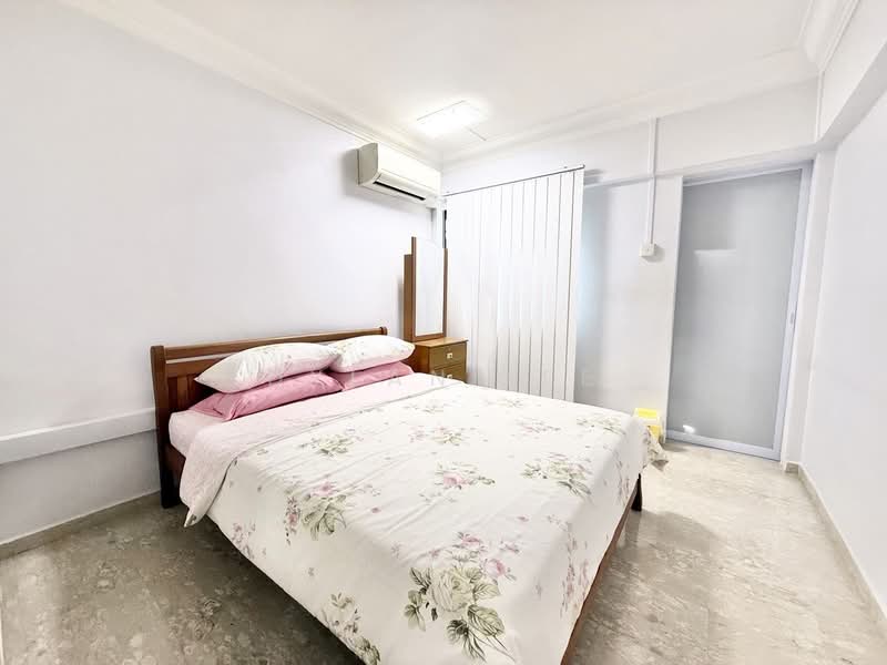 219 Ang Mo Kio Avenue 1 HDB Flat For Sale at S$ 438,000 | PropertyGuru Singapore - Bedroom