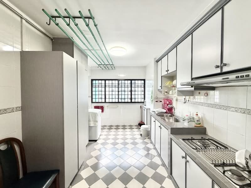 219 Ang Mo Kio Avenue 1 HDB Flat For Sale at S$ 438,000 | PropertyGuru Singapore - Kitchen