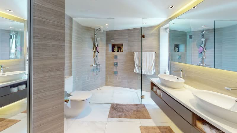 Balmoral Tower Condominium For Sale at S$ 12,500,000 | PropertyGuru Singapore - Bathroom