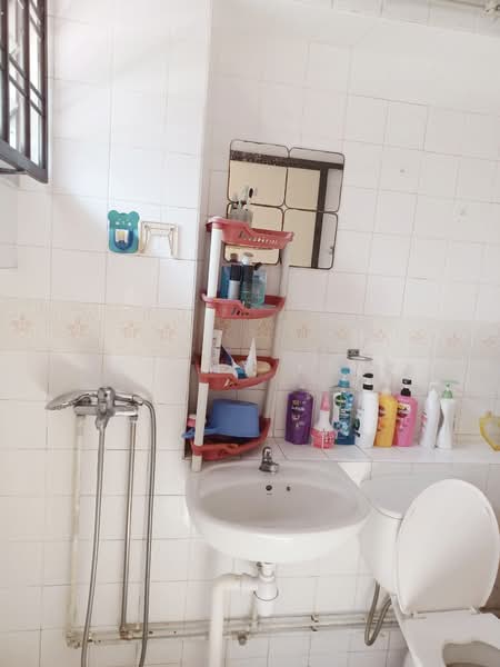 754 Pasir Ris Street 71, 754 Pasir Ris Street 71, Room Rental, 100 sqft, HDB Flat For Rent, by Kenny Kan, 500099690 - Bathroom - PropertyGuru.com.sg