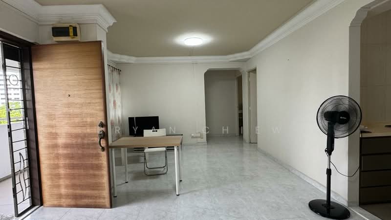 643 Jurong West Street 61, 643 Jurong West Street 61, 3 Bedrooms, 969 sqft, HDB Flat For Rent, by Bryan Chiew, 500099692 - Living Room - PropertyGuru.com.sg