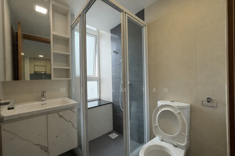Imperial Heights Apartment For Sale at S$ 999,000 | PropertyGuru Singapore - Bathroom