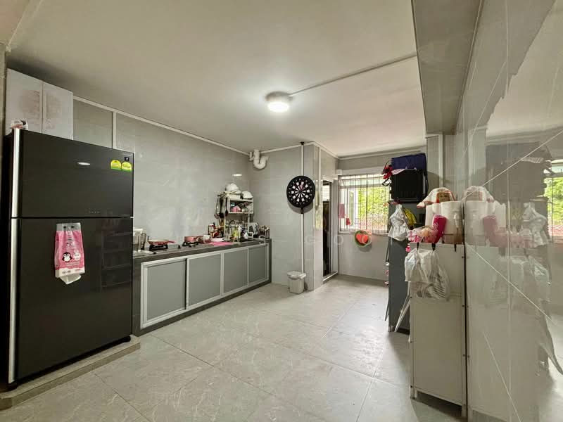 412 Yishun Ring Road HDB Flat For Sale at S$ 688,000 | PropertyGuru Singapore - Kitchen