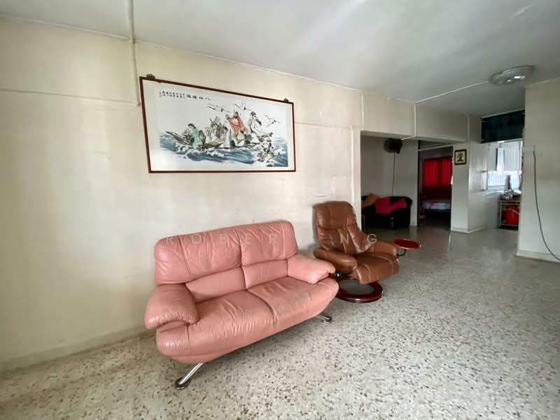 39 Bedok South Road HDB Flat For Sale at S$ 480,000 | PropertyGuru Singapore - Living Room
