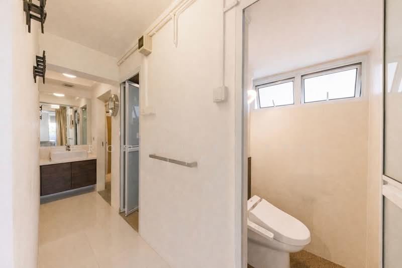 13 Holland Drive HDB Flat For Sale at S$ 525,000 | PropertyGuru Singapore - Bathroom