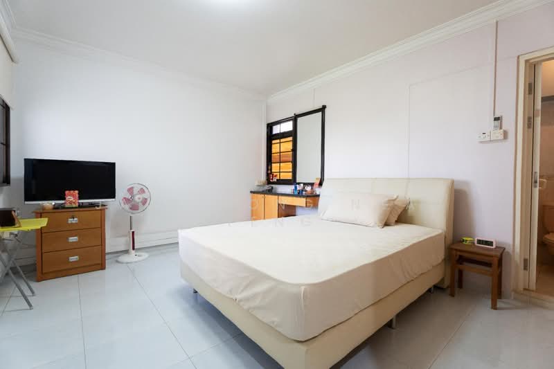 203A Compassvale Road HDB Flat For Sale at S$ 768,888 | PropertyGuru Singapore - Bedroom