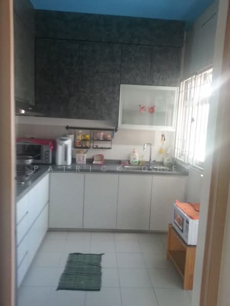 275D Compassvale Link HDB Flat For Sale at S$ 868,000 | PropertyGuru Singapore - Kitchen