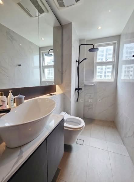 Worthington Apartment For Sale at S$ 1,800,000 | PropertyGuru Singapore - Common Bathroom