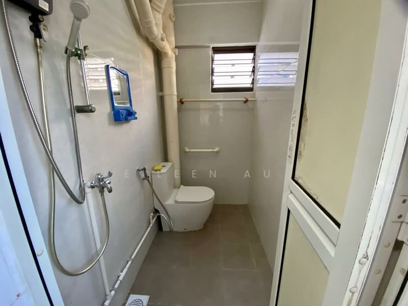 878 Yishun Street 81, 878 Yishun Street 81, 2 Bedrooms, 700 sqft, HDB Flat For Rent, by Eileen Au, 500099737 - Bathroom - PropertyGuru.com.sg