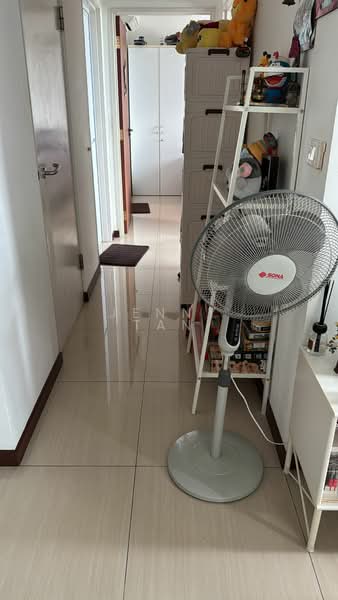 506B Yishun Avenue 4, 506B Yishun Avenue 4, 2 Bedrooms, 700 sqft, HDB Flat For Rent, by Jenny Tan, 500099746 - Corridor - PropertyGuru.com.sg