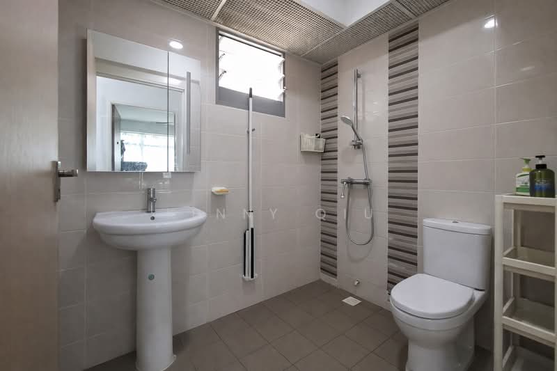 477C Upper Serangoon View, 477C Upper Serangoon View, 3 Bedrooms, 990 sqft, HDB Flat For Sale, by Kenny Qiu, 500099757 - Common Bath - PropertyGuru.com.sg
