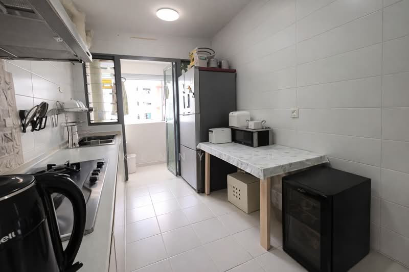 477C Upper Serangoon View, 477C Upper Serangoon View, 3 Bedrooms, 990 sqft, HDB Flat For Sale, by Kenny Qiu, 500099757 - Kitchen - PropertyGuru.com.sg
