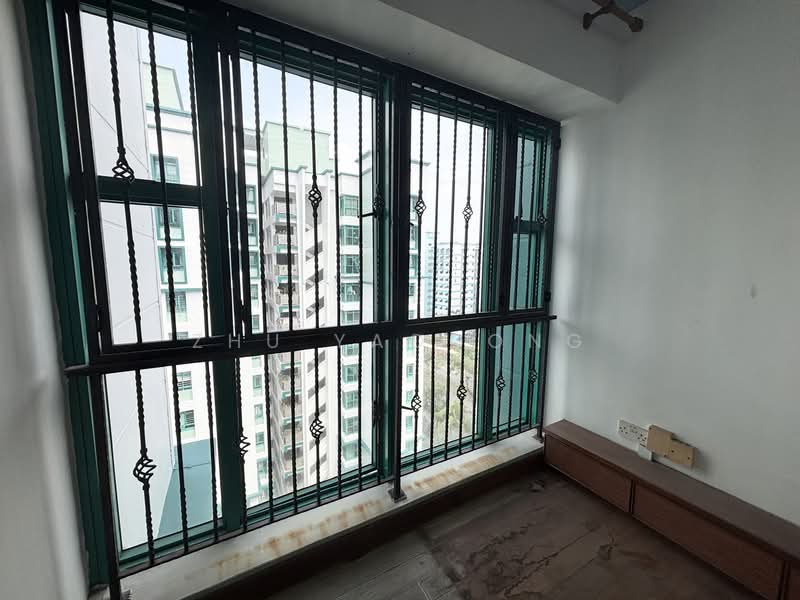 350B Canberra Road HDB Flat For Sale at S$ 690,000 | PropertyGuru Singapore - Balcony